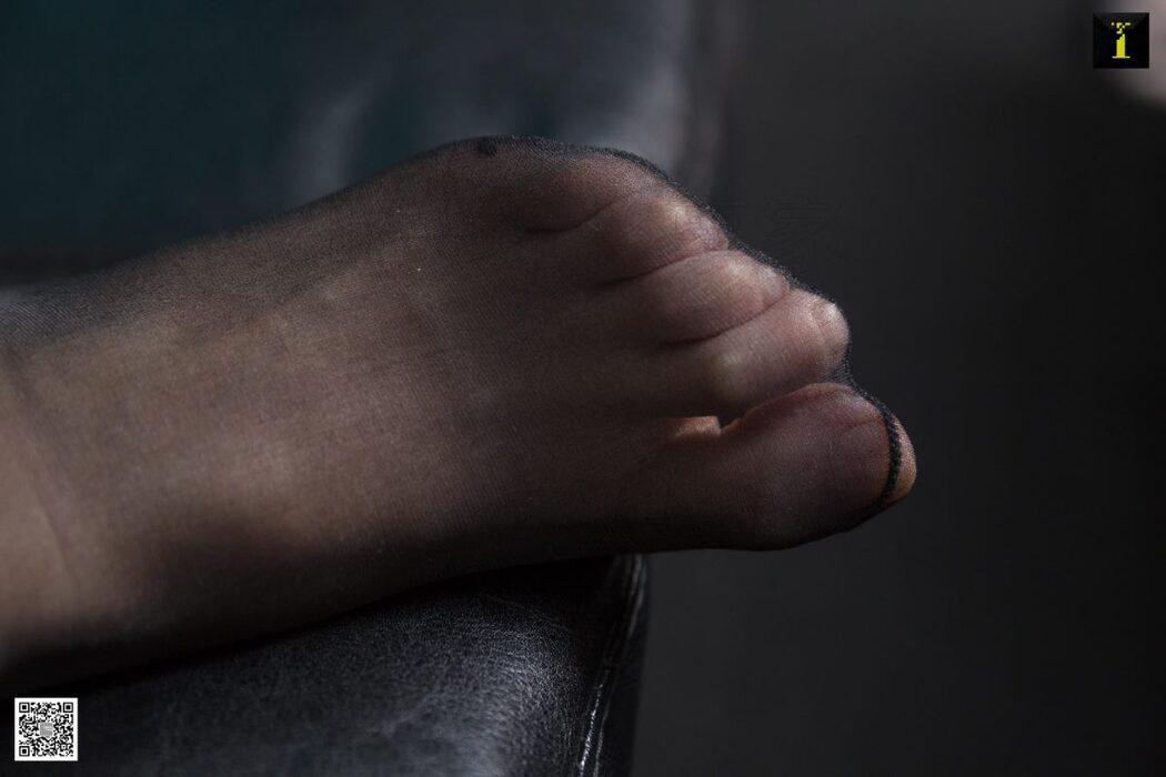 IESS异思趣向 No.596 Zi Qi