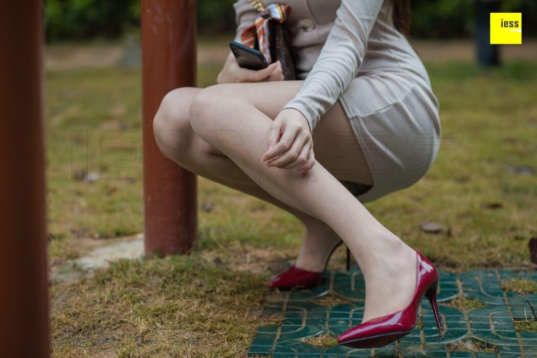 IESS异思趣向 SXJ.410 Yun Zhi