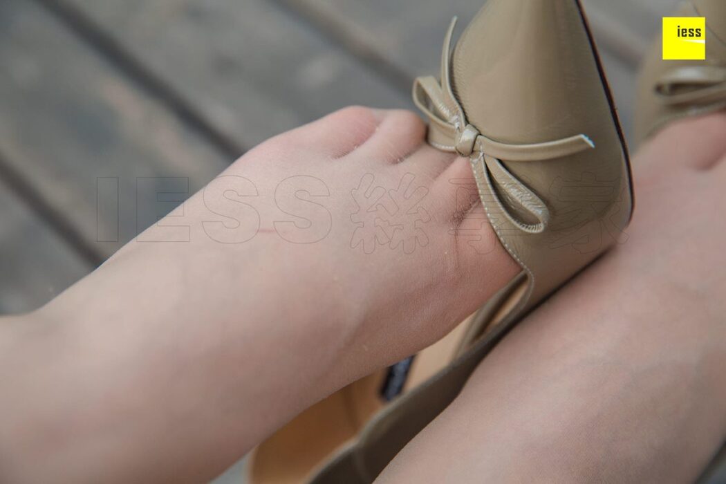 IESS异思趣向 SXJ.404 Yun Zhi