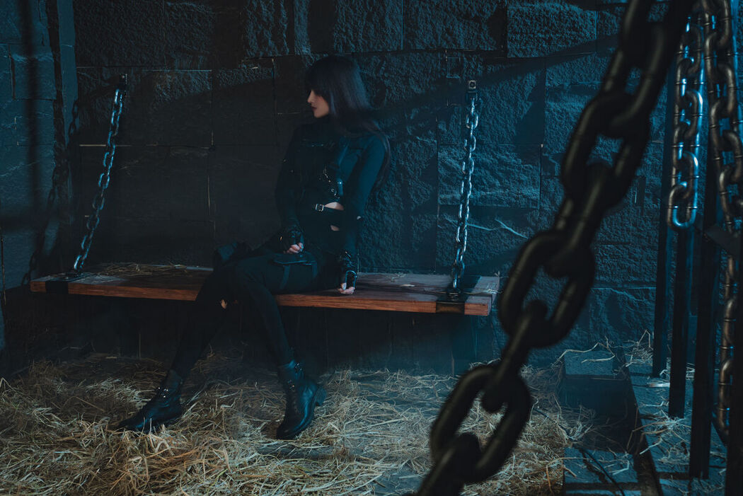 Coser@鹿八岁 &#8211; 特工的堕落 后篇 Part01 (56P &#8211; 1V)