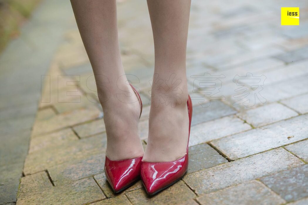 IESS异思趣向 SXJ.410 Yun Zhi