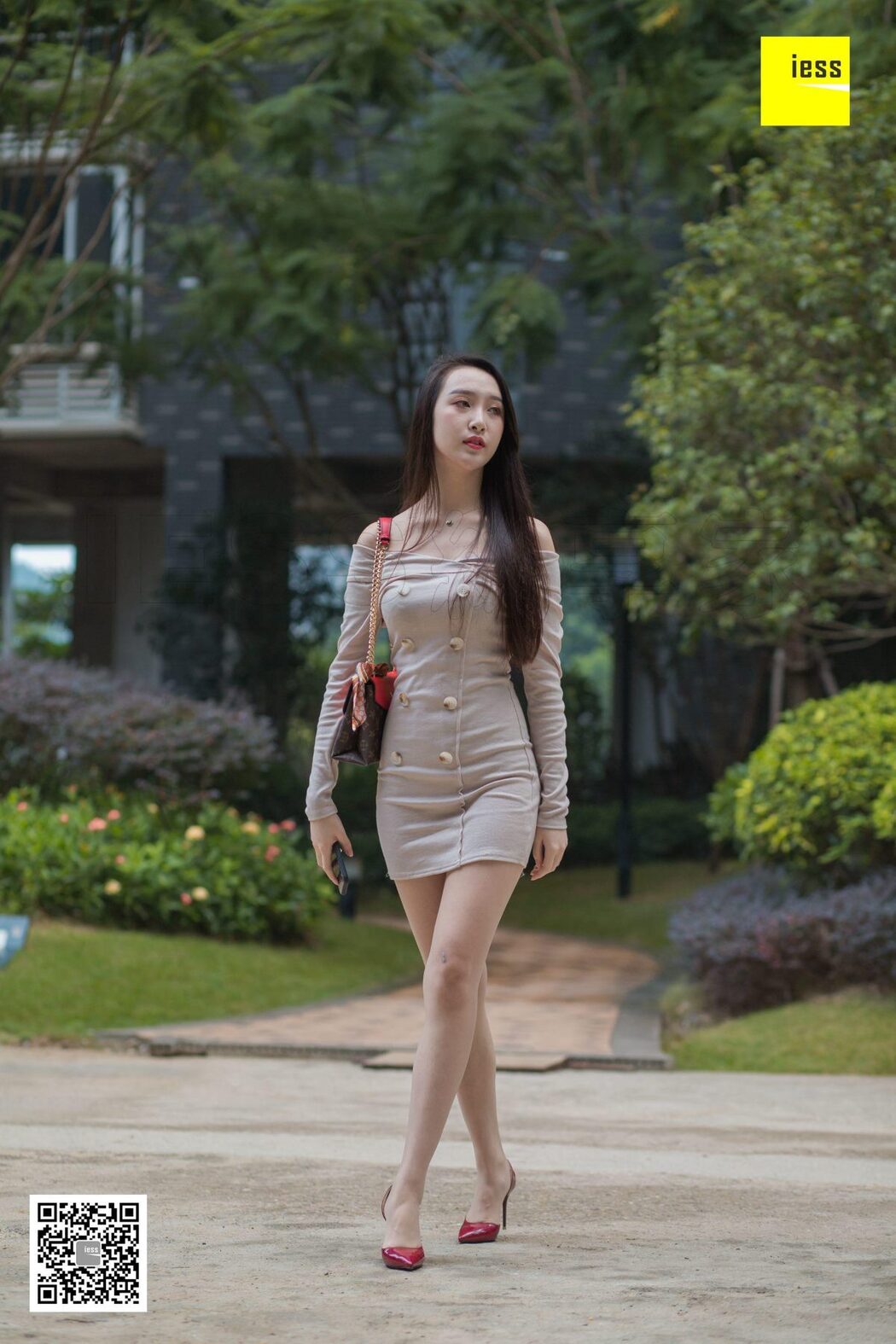 IESS异思趣向 SXJ.410 Yun Zhi