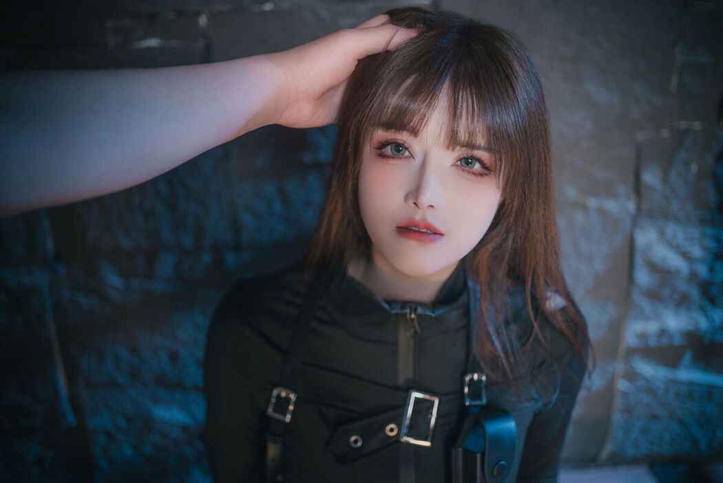 Coser@鹿八岁 &#8211; 特工的堕落 后篇 Part01 (56P &#8211; 1V)