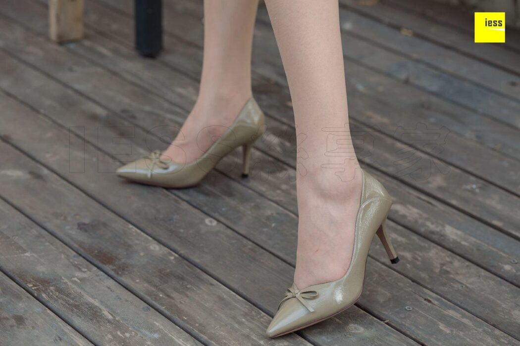 IESS异思趣向 SXJ.404 Yun Zhi