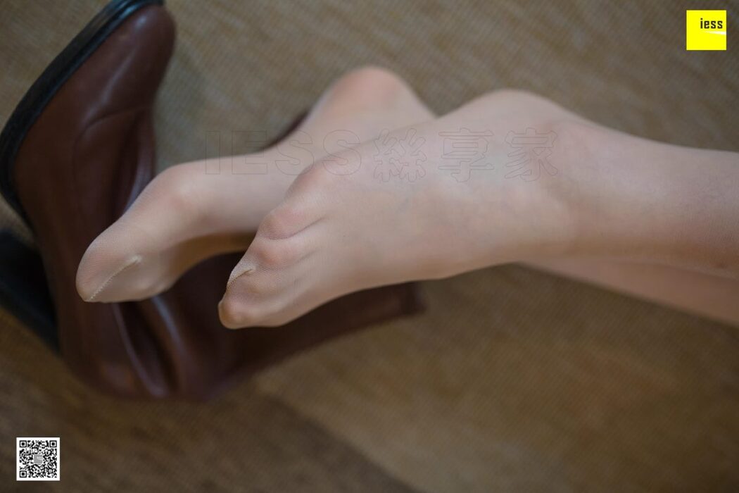 IESS异思趣向 SXJ.420 Miao Jie