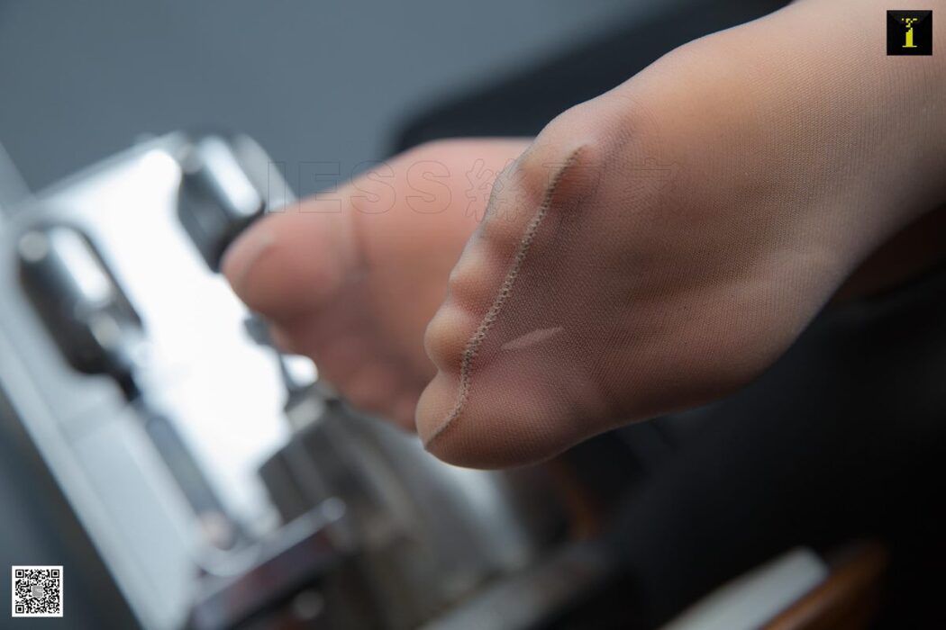 IESS异思趣向 SXJ.474 Zi Qi