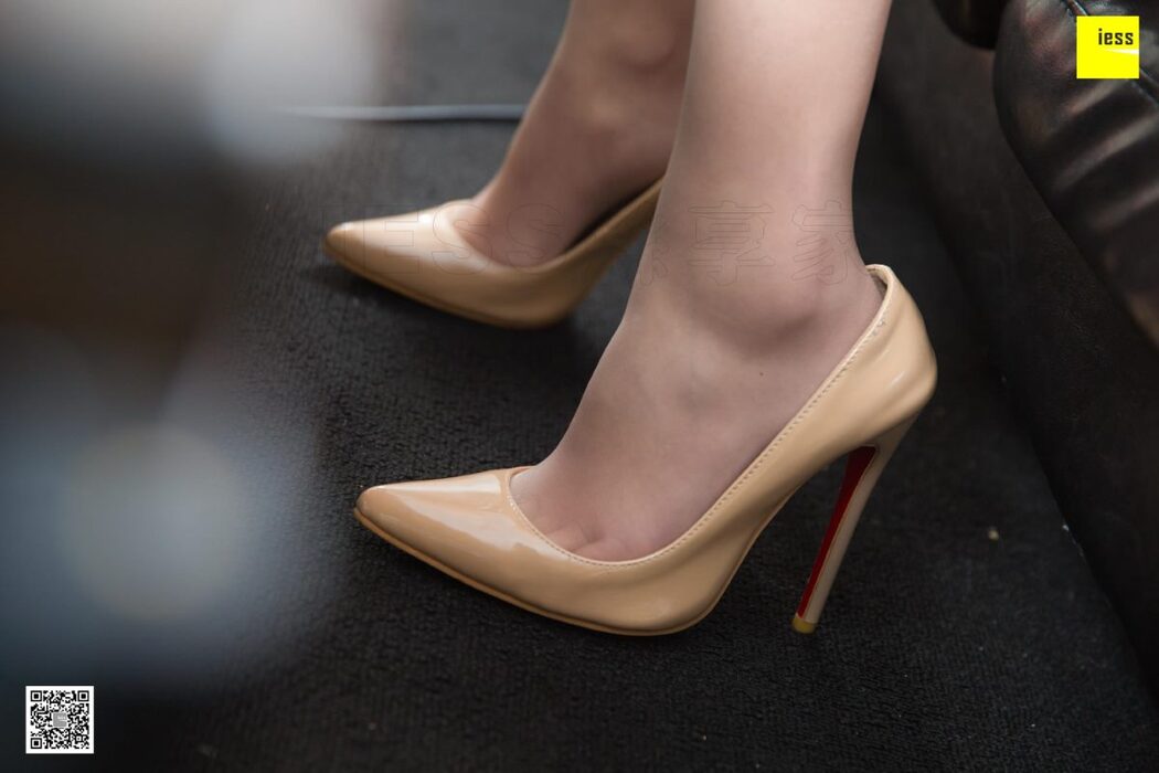 IESS异思趣向 SXJ.452 Yun Zhi