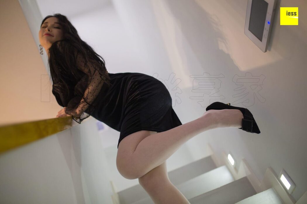 IESS异思趣向 SXJ.425 Miao Jie