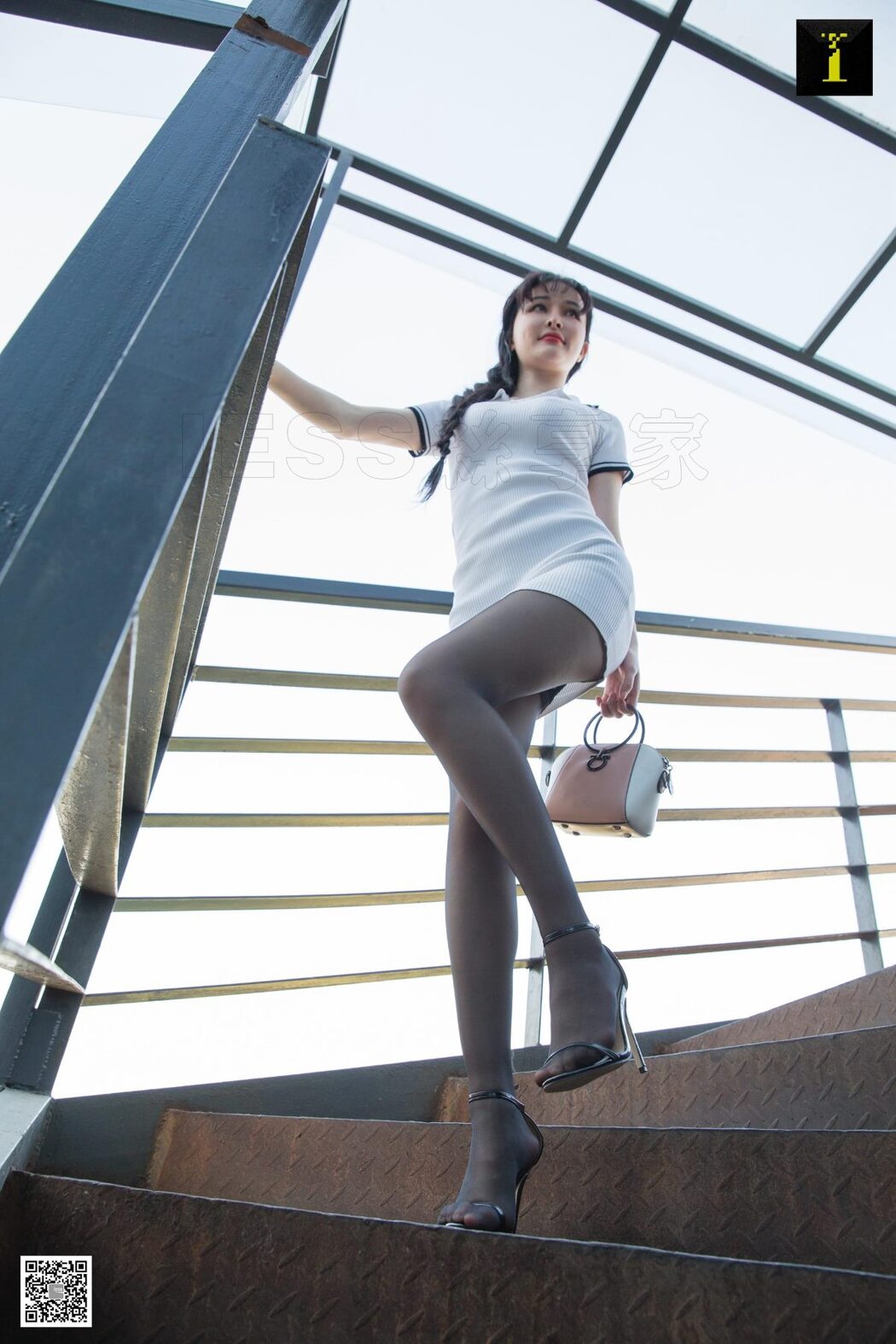 IESS异思趣向 SXJ.475 Miao Jie