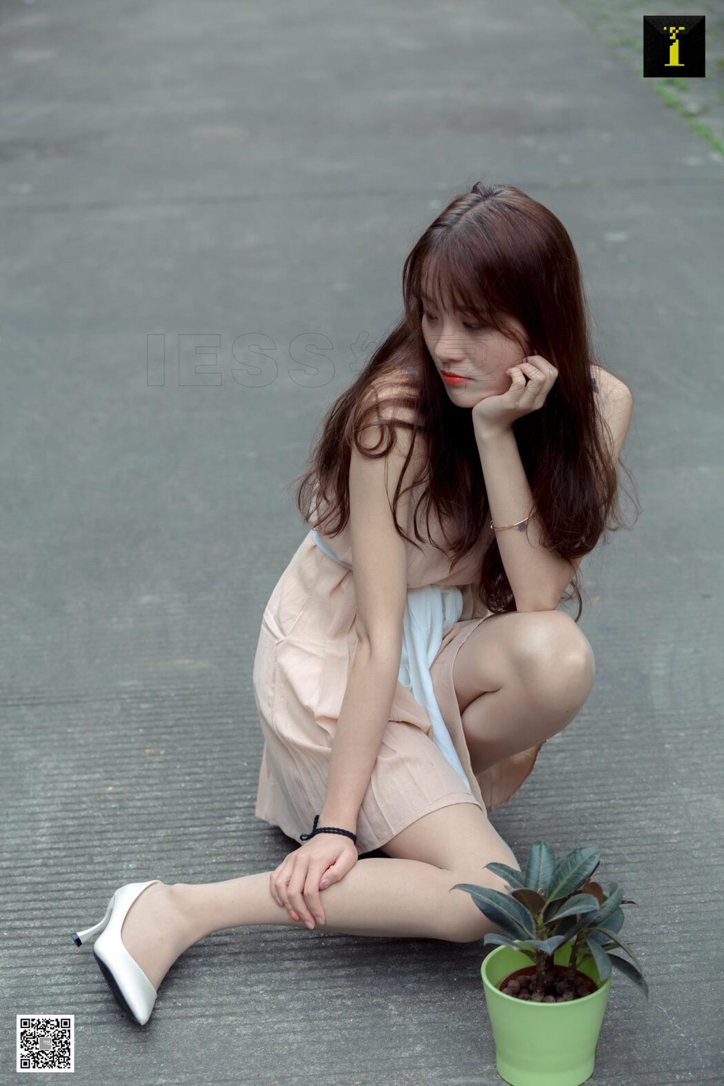 IESS异思趣向 SXJ.483 Wan Ping