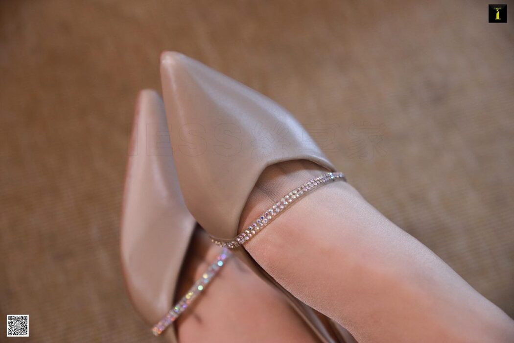 IESS异思趣向 No.649 Jiu Mei