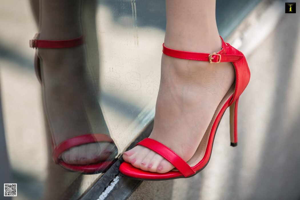 IESS异思趣向 No.669 Zi Wei