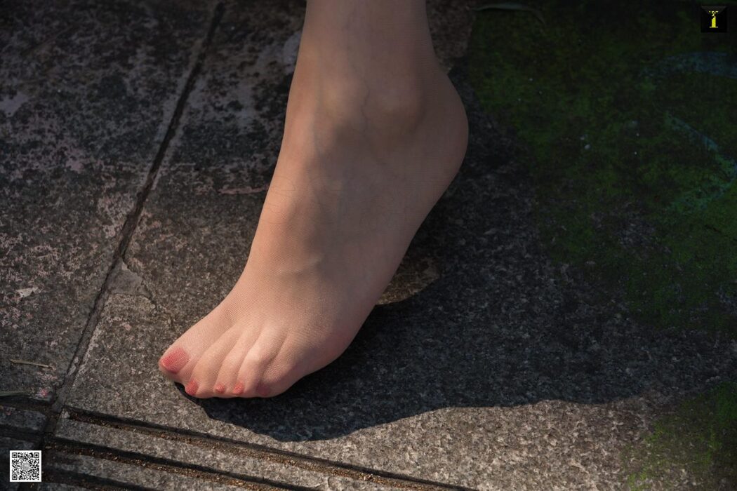 IESS异思趣向 No.669 Zi Wei