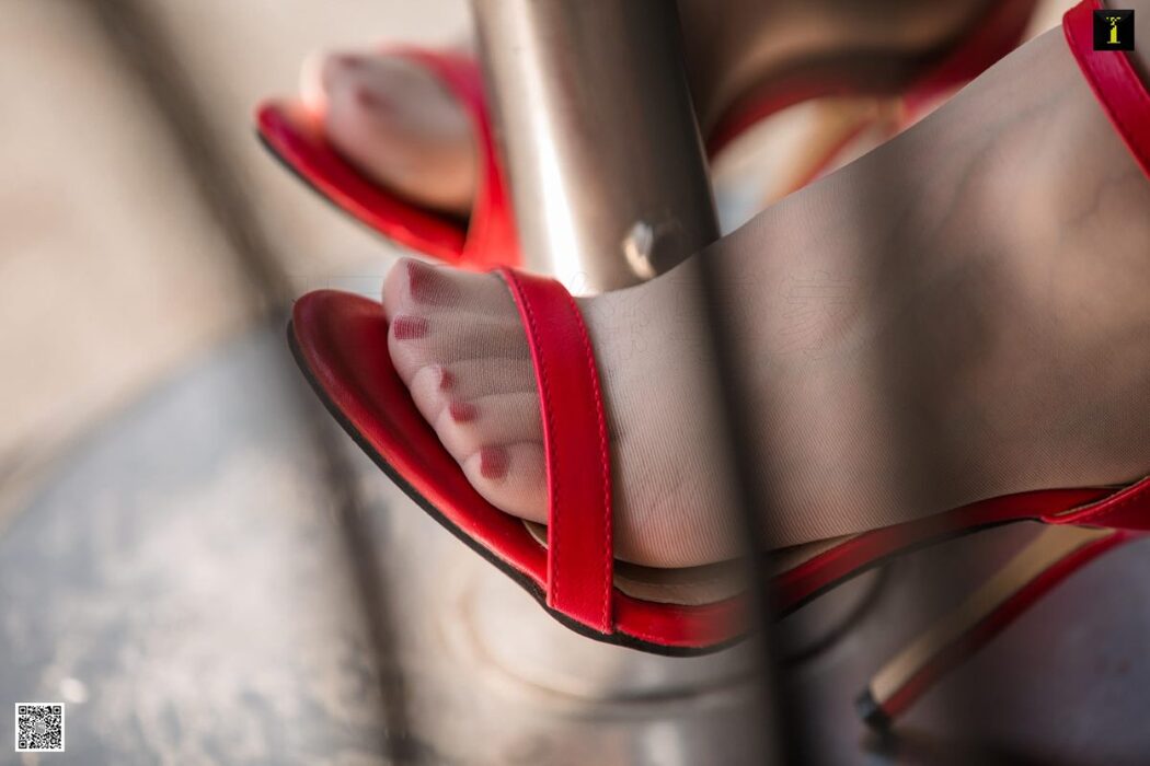 IESS异思趣向 No.669 Zi Wei