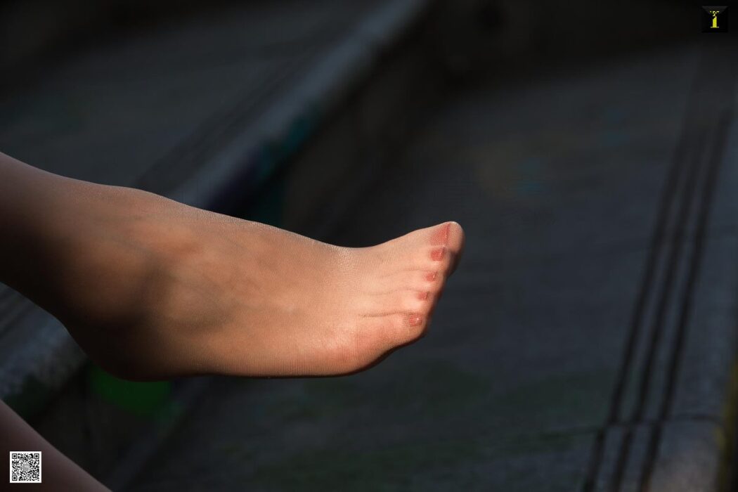 IESS异思趣向 No.669 Zi Wei