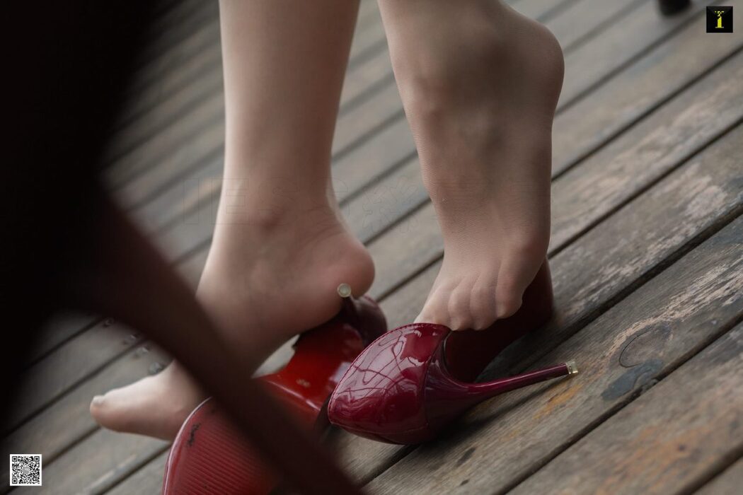 IESS异思趣向 No.641 Qiu Qiu