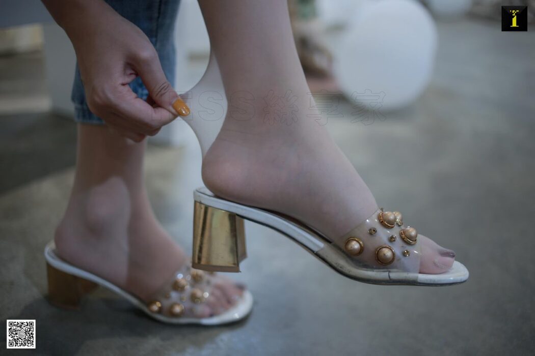 IESS异思趣向 SXJ.576 Yun Zhi