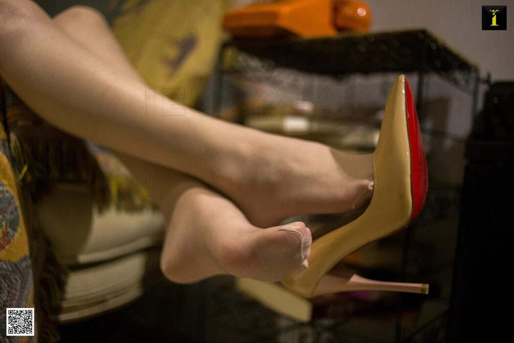 IESS异思趣向 SXJ.572 Xi Xi