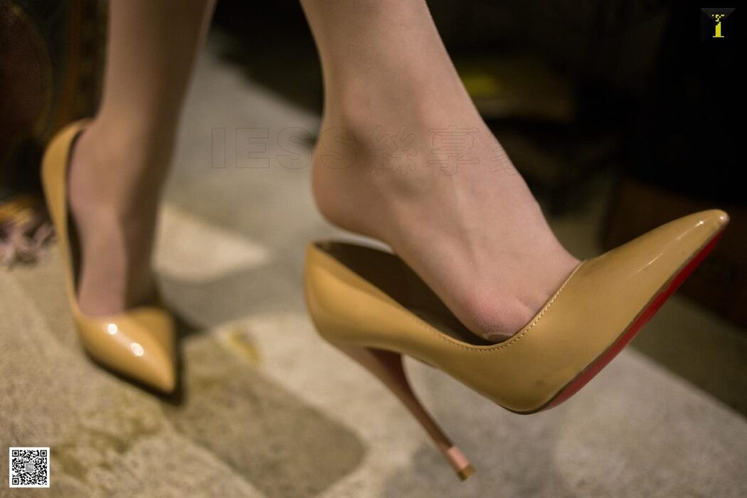 IESS异思趣向 SXJ.572 Xi Xi