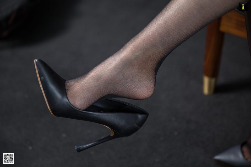 IESS异思趣向 No.694 Zi Wei