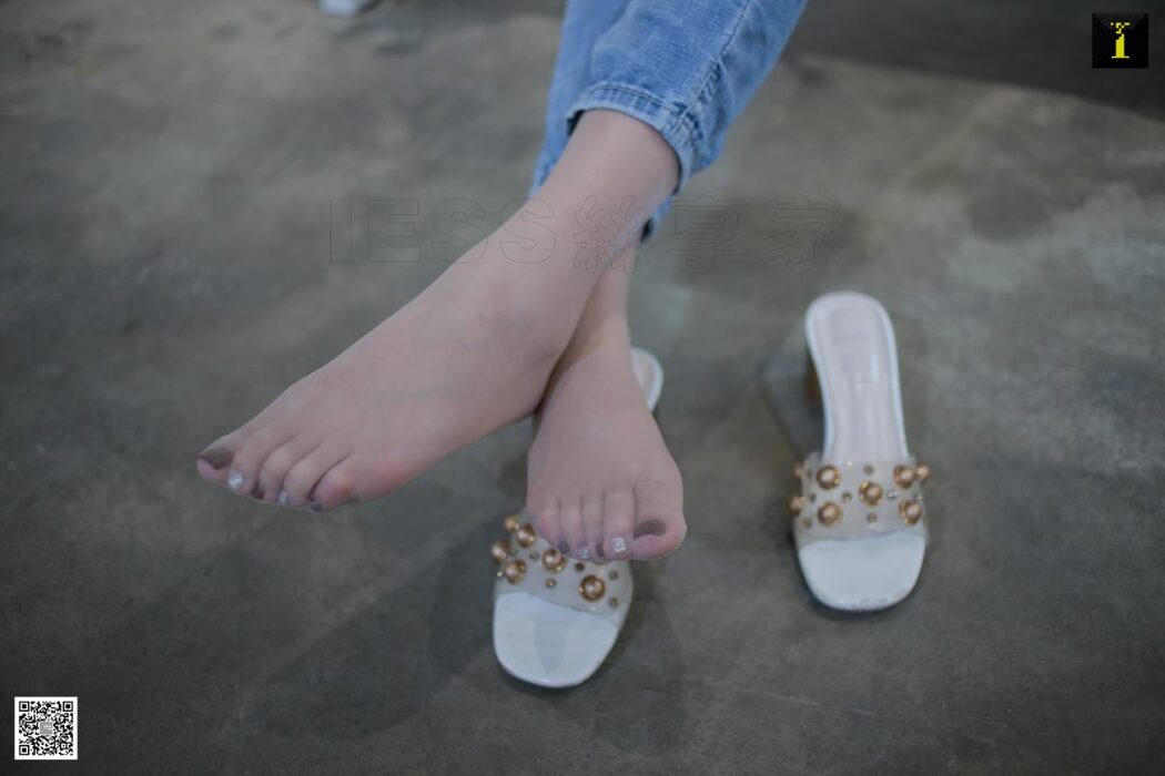 IESS异思趣向 SXJ.576 Yun Zhi