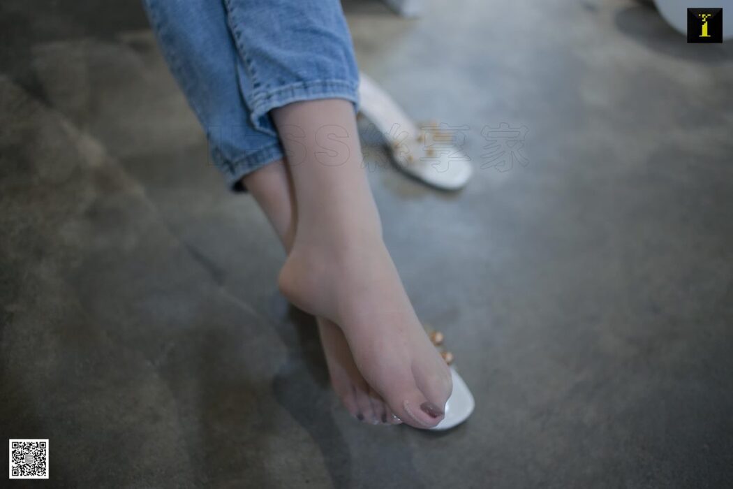 IESS异思趣向 SXJ.576 Yun Zhi