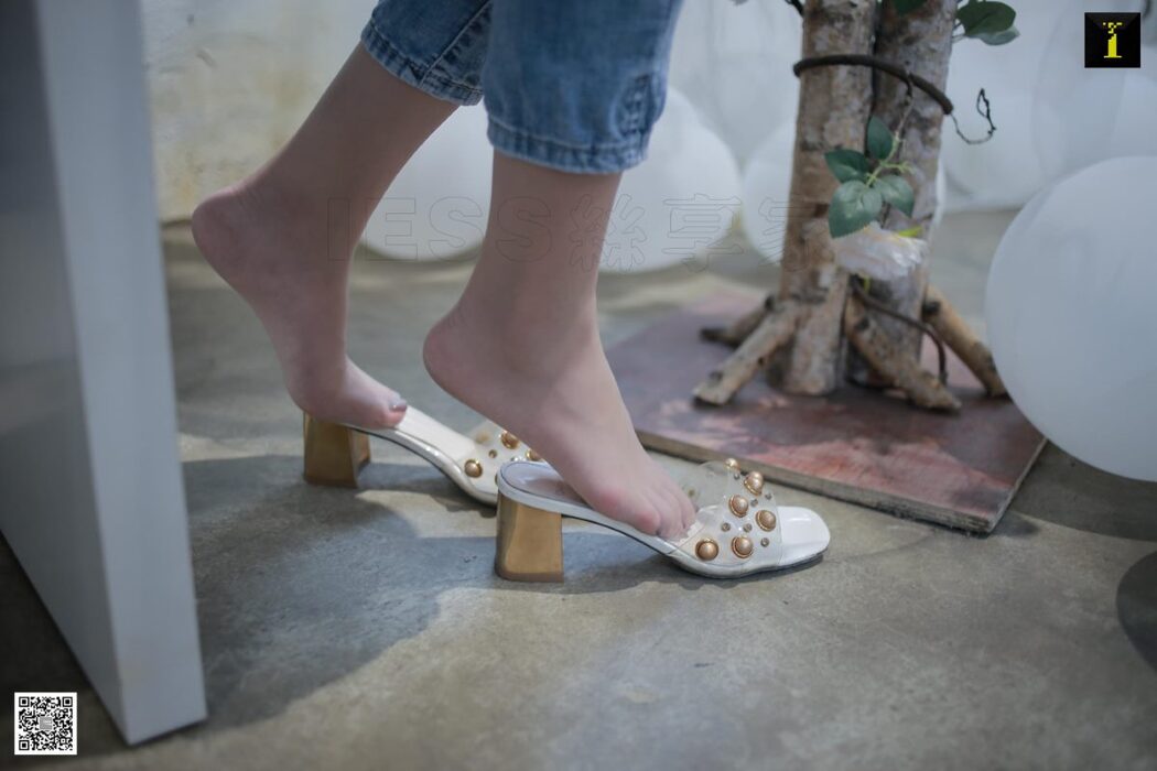 IESS异思趣向 SXJ.576 Yun Zhi