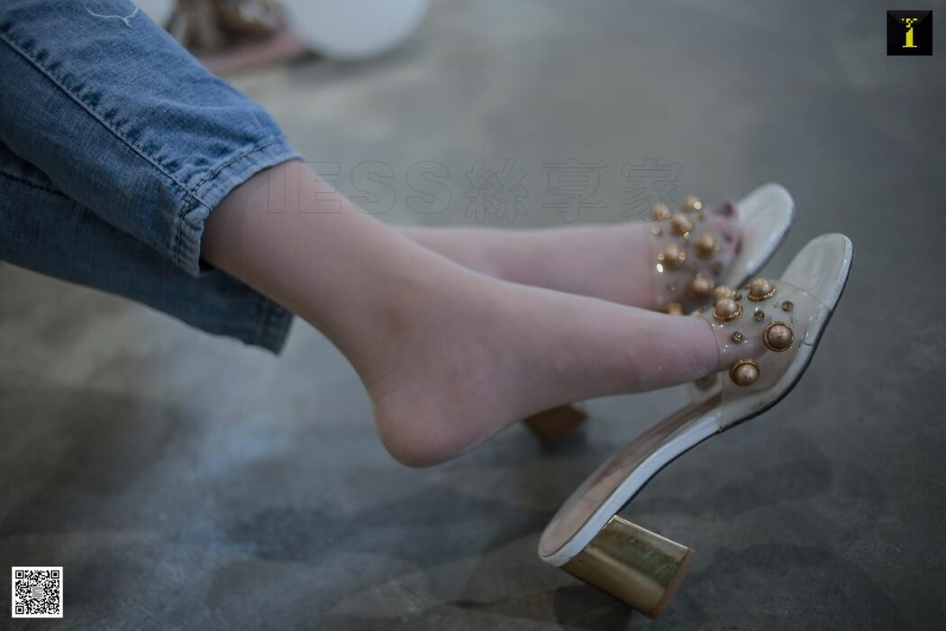 IESS异思趣向 SXJ.576 Yun Zhi