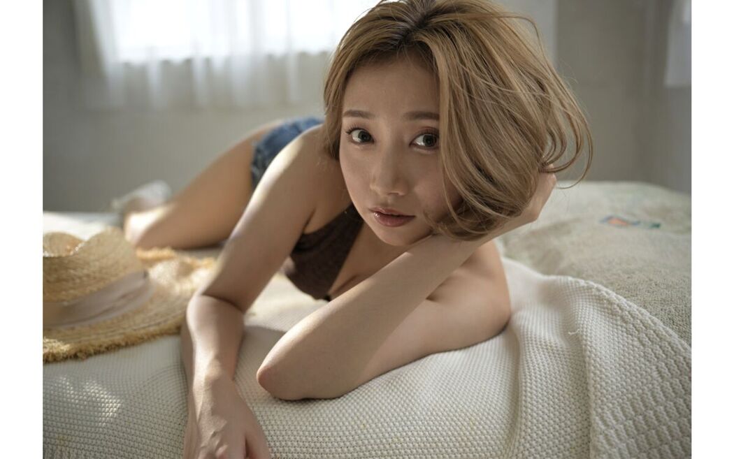 JP Kami Anna 加美杏奈 &#8211; 週刊現代デジタル写真集 隣の部屋の美脚お姉さん プレミアムヌードシリーズ (66P)