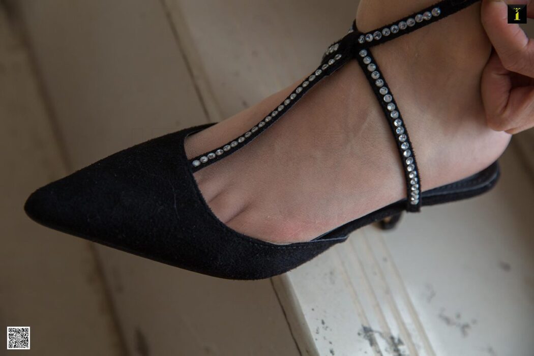 IESS异思趣向 No.687 Zi Wei