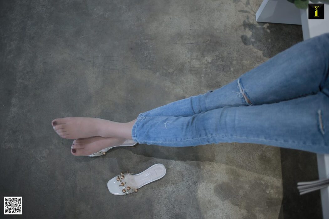 IESS异思趣向 SXJ.576 Yun Zhi