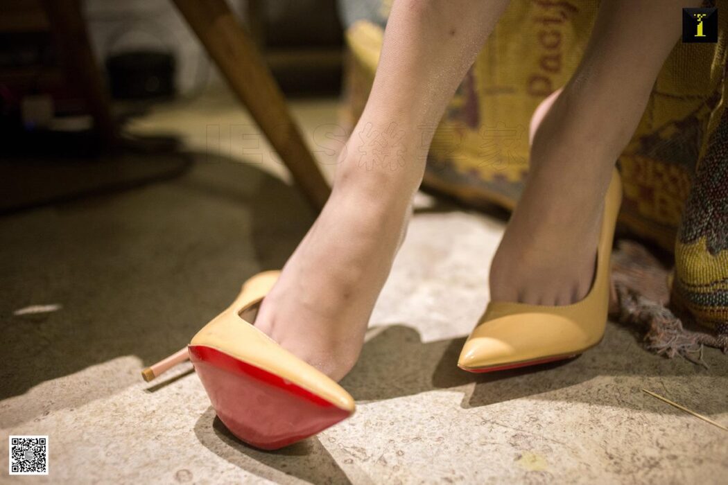 IESS异思趣向 SXJ.572 Xi Xi