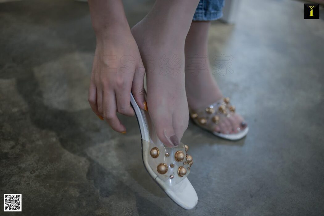 IESS异思趣向 SXJ.576 Yun Zhi