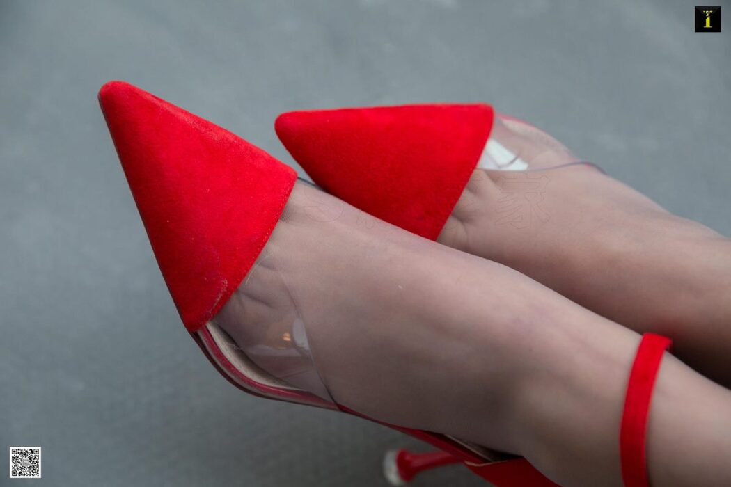 IESS异思趣向 No.680 Zi Wei