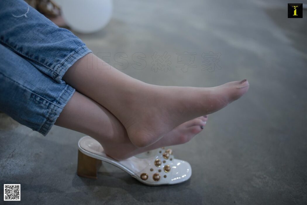 IESS异思趣向 SXJ.576 Yun Zhi