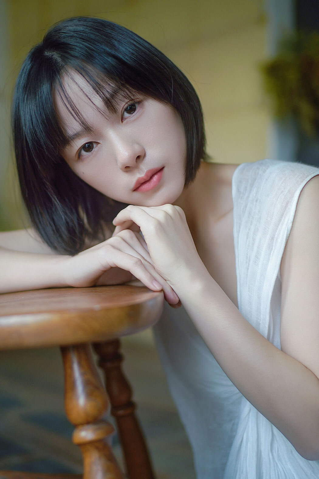 YiTuYu艺图语 Vol.8499 Crystal啦 (41P) Cover Photo