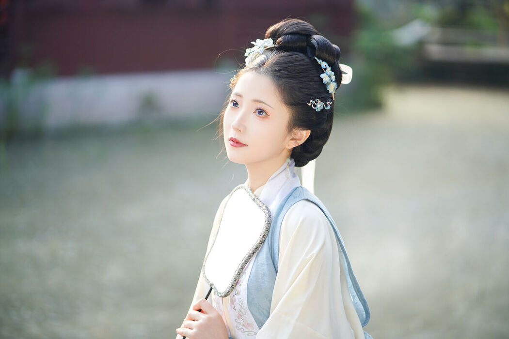 YiTuYu艺图语 Vol.8507 兔牙w (24P)