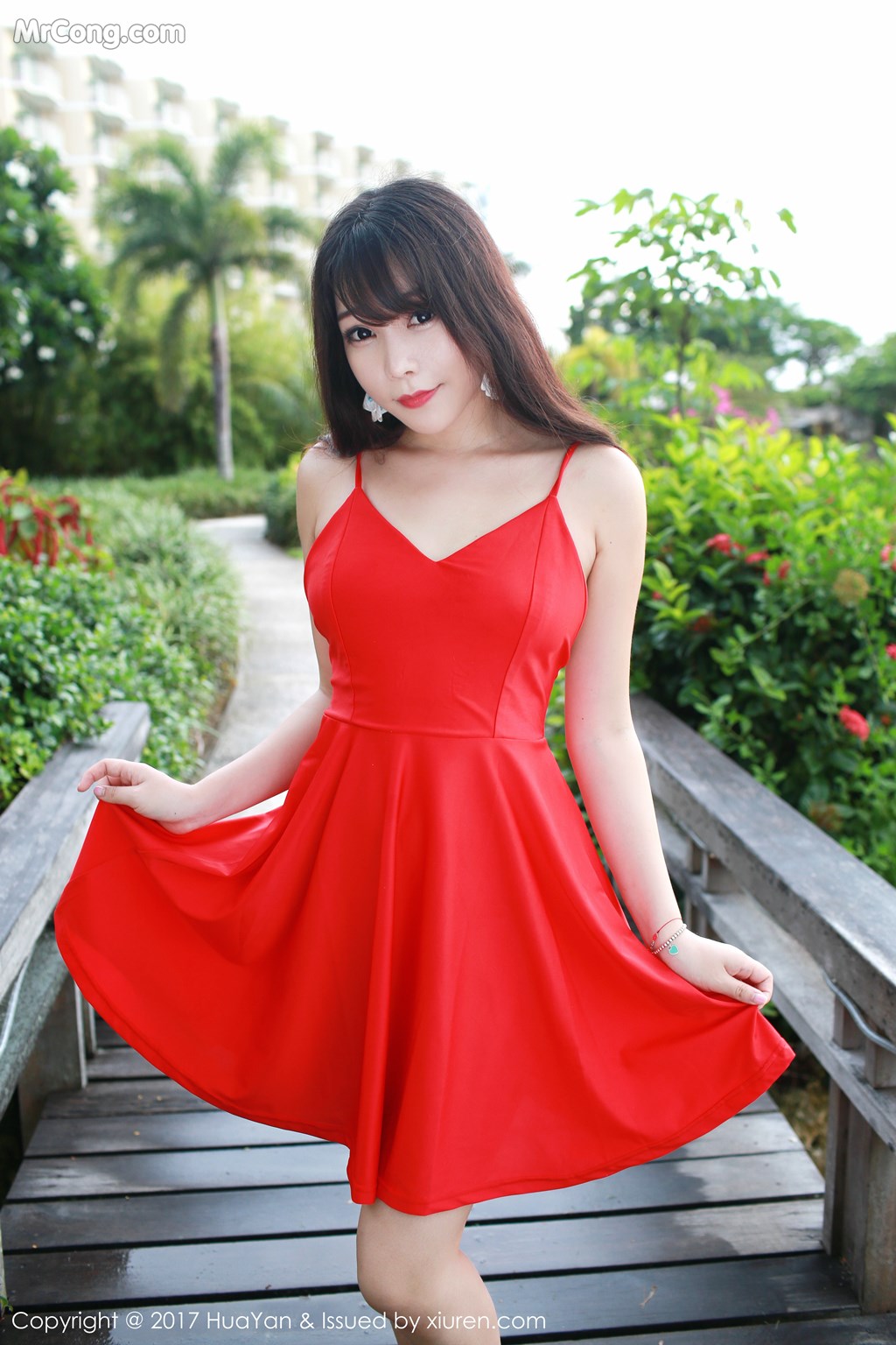 HuaYan Vol.044: Booty (芝芝) (62 images)