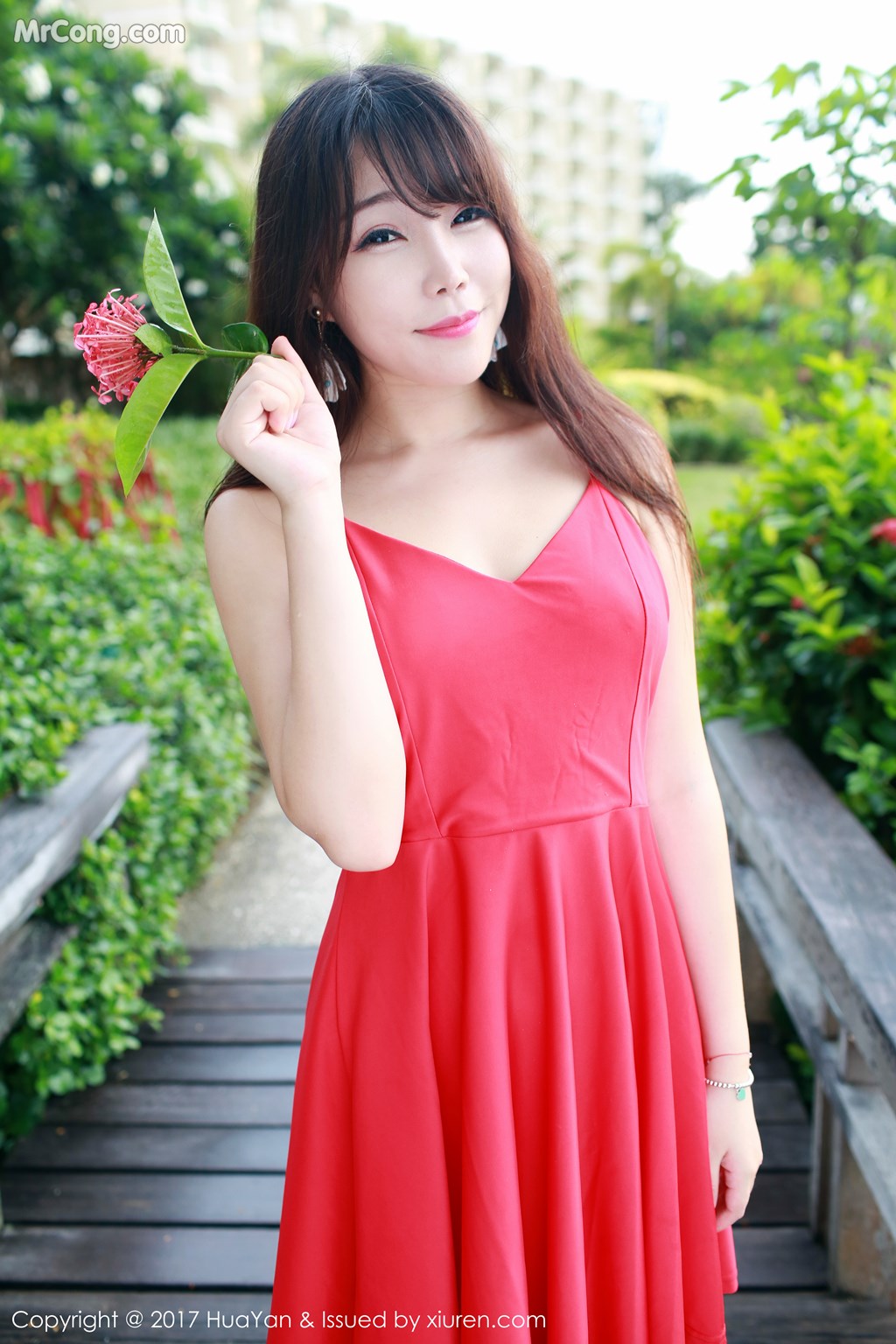 HuaYan Vol.044: Booty (芝芝) (62 images)
