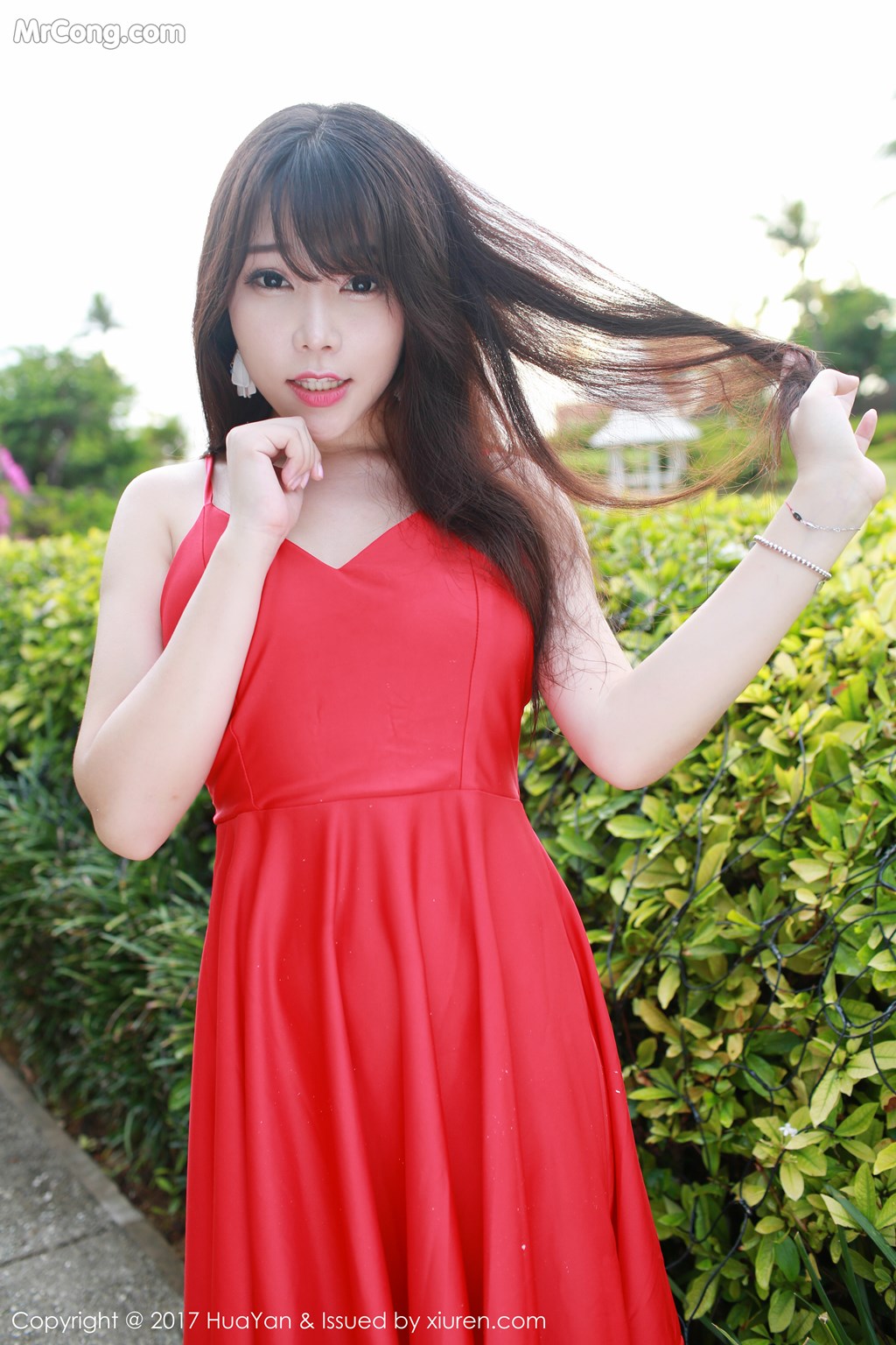 HuaYan Vol.044: Booty (芝芝) (62 images)
