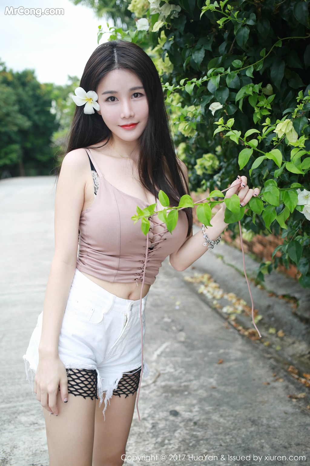 HuaYan Vol.052: Ailin (琳琳) (51 images)