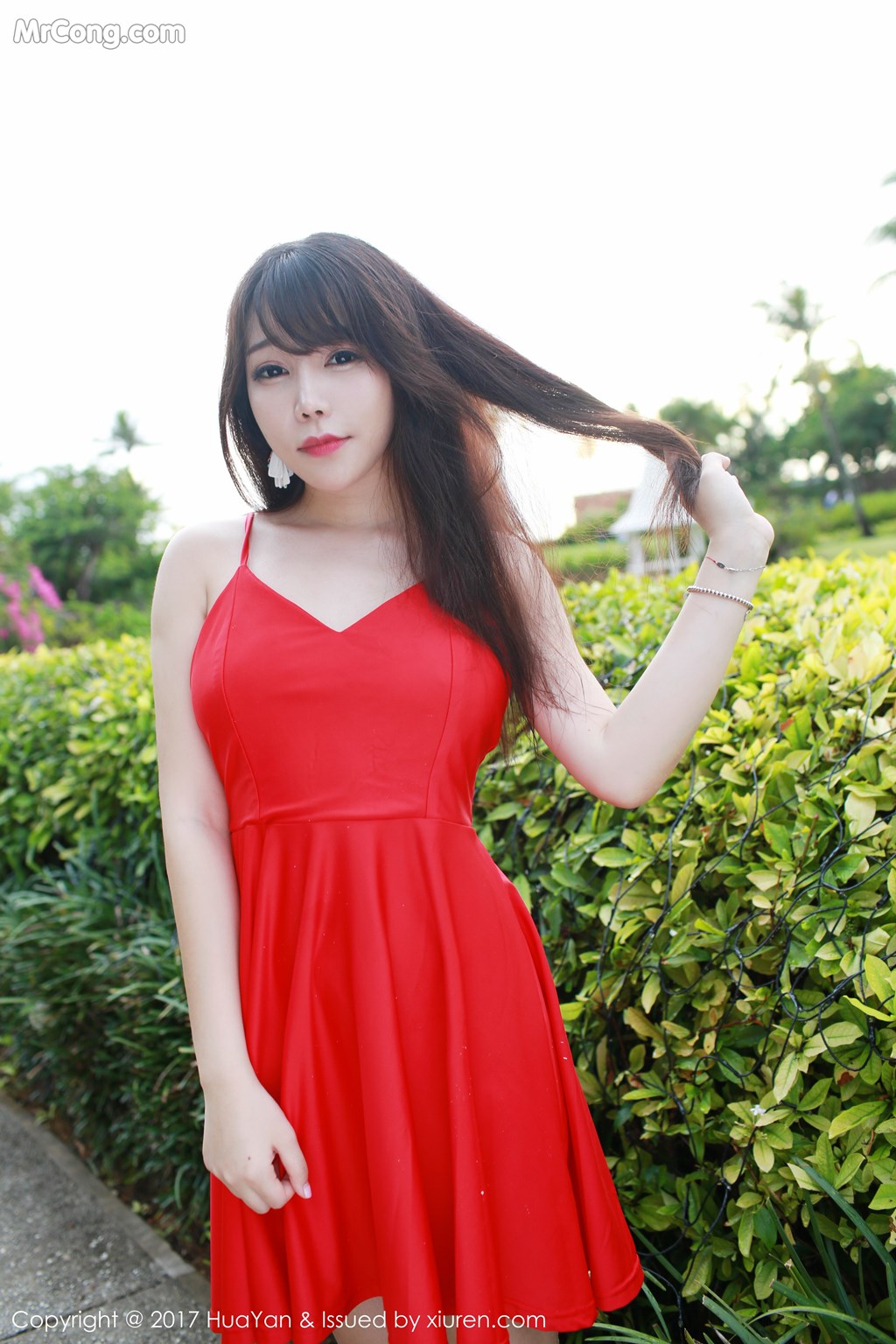 HuaYan Vol.044: Booty (芝芝) (62 images)