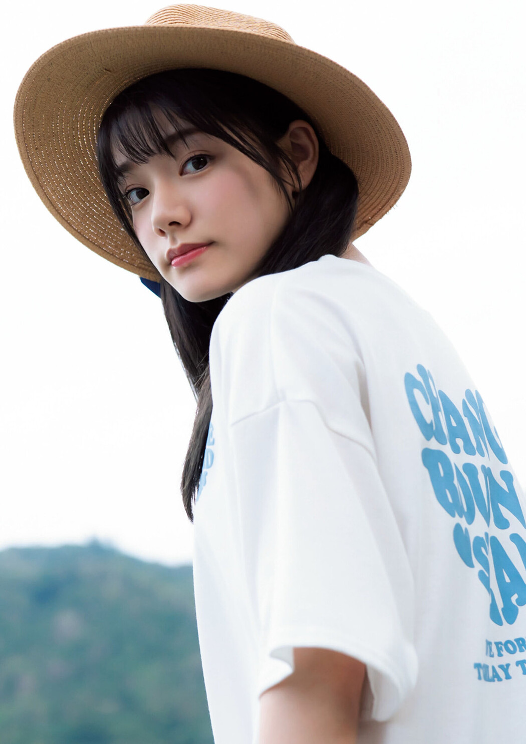 Rena Miyashita 宮下玲奈, 1st写真集 『透明少女』 《増ページ デジタル特装版》 Set.04 Cover Photo