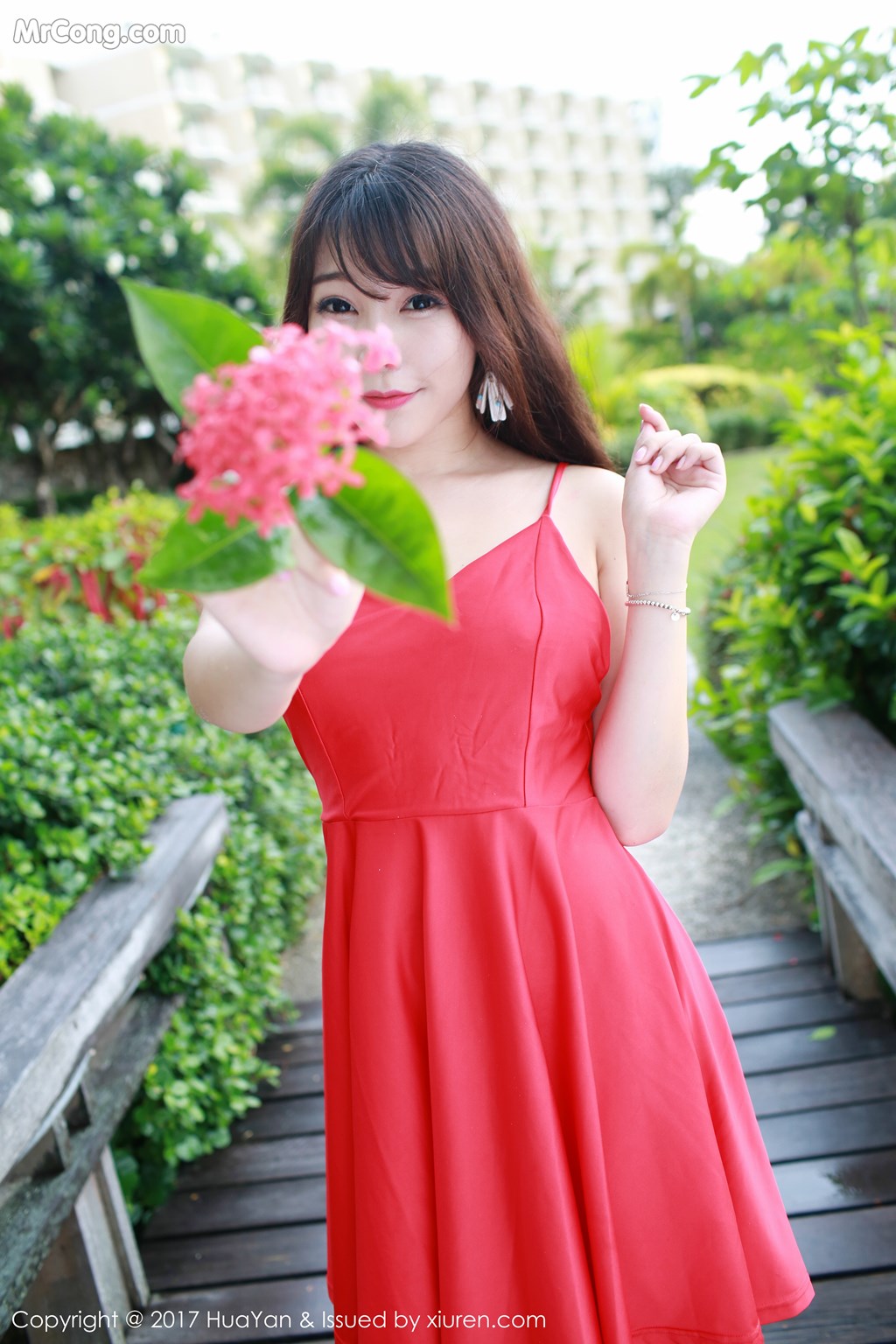 HuaYan Vol.044: Booty (芝芝) (62 images)