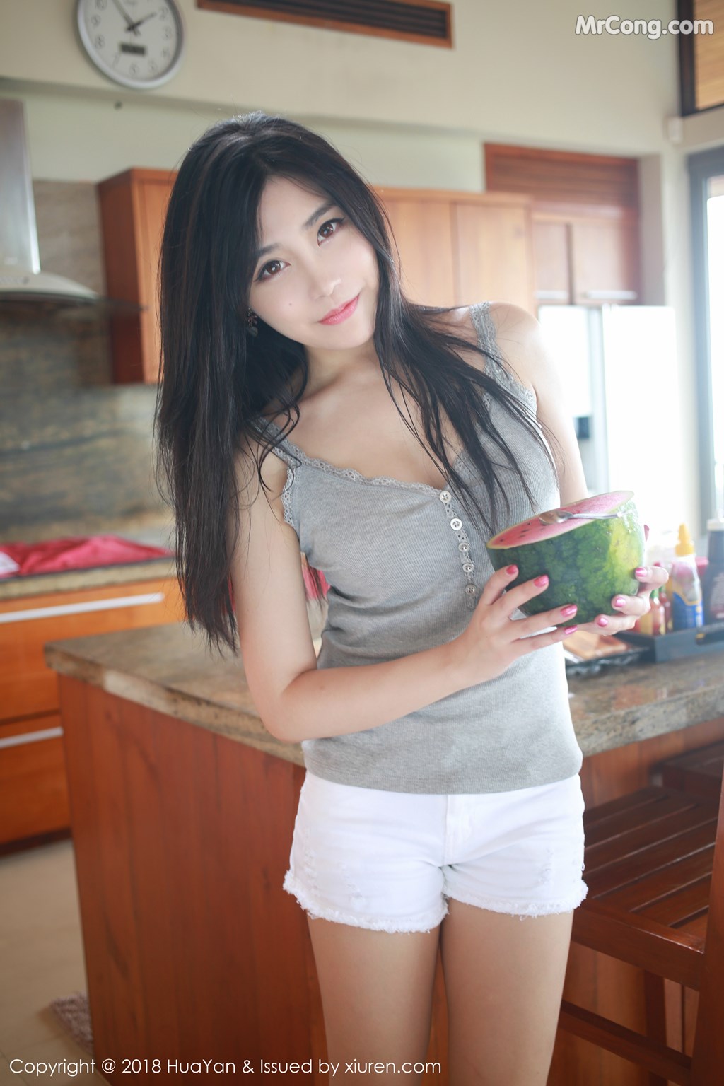 HuaYan Vol.054: Sabrina (许诺) (31 images)