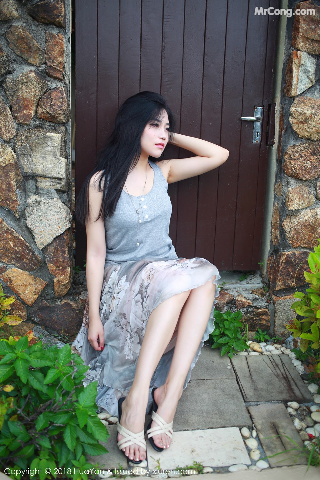 HuaYan Vol.054: Sabrina (许诺) (31 images)