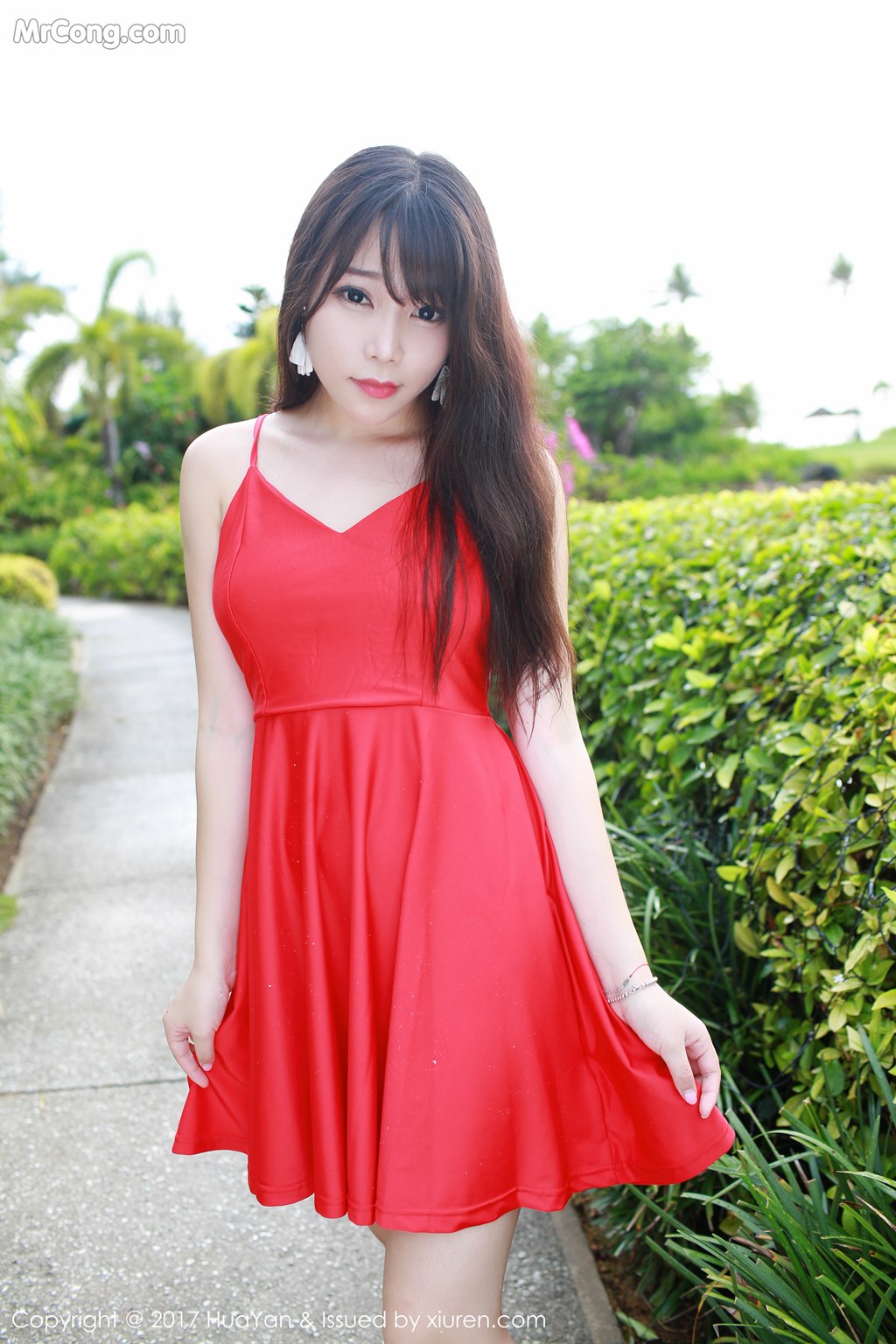 HuaYan Vol.044: Booty (芝芝) (62 images)