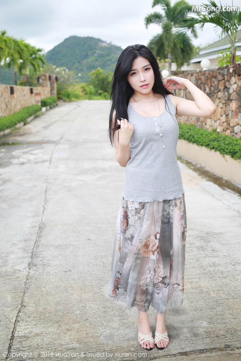 HuaYan Vol.054: Sabrina (许诺) (31 images)