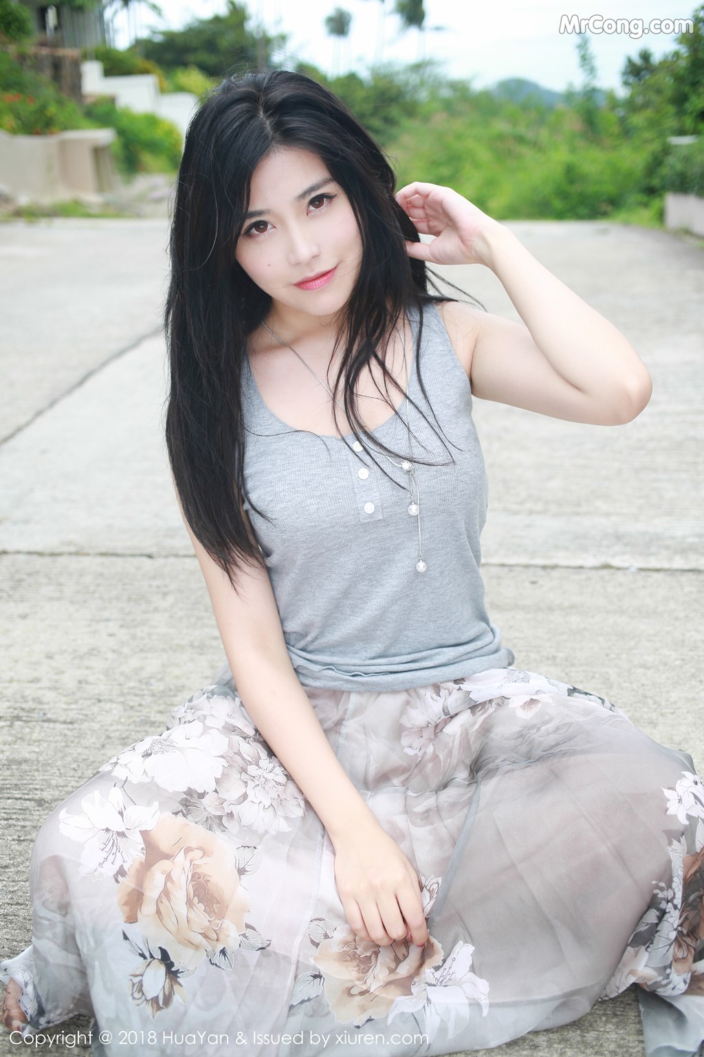 HuaYan Vol.054: Sabrina (许诺) (31 images)