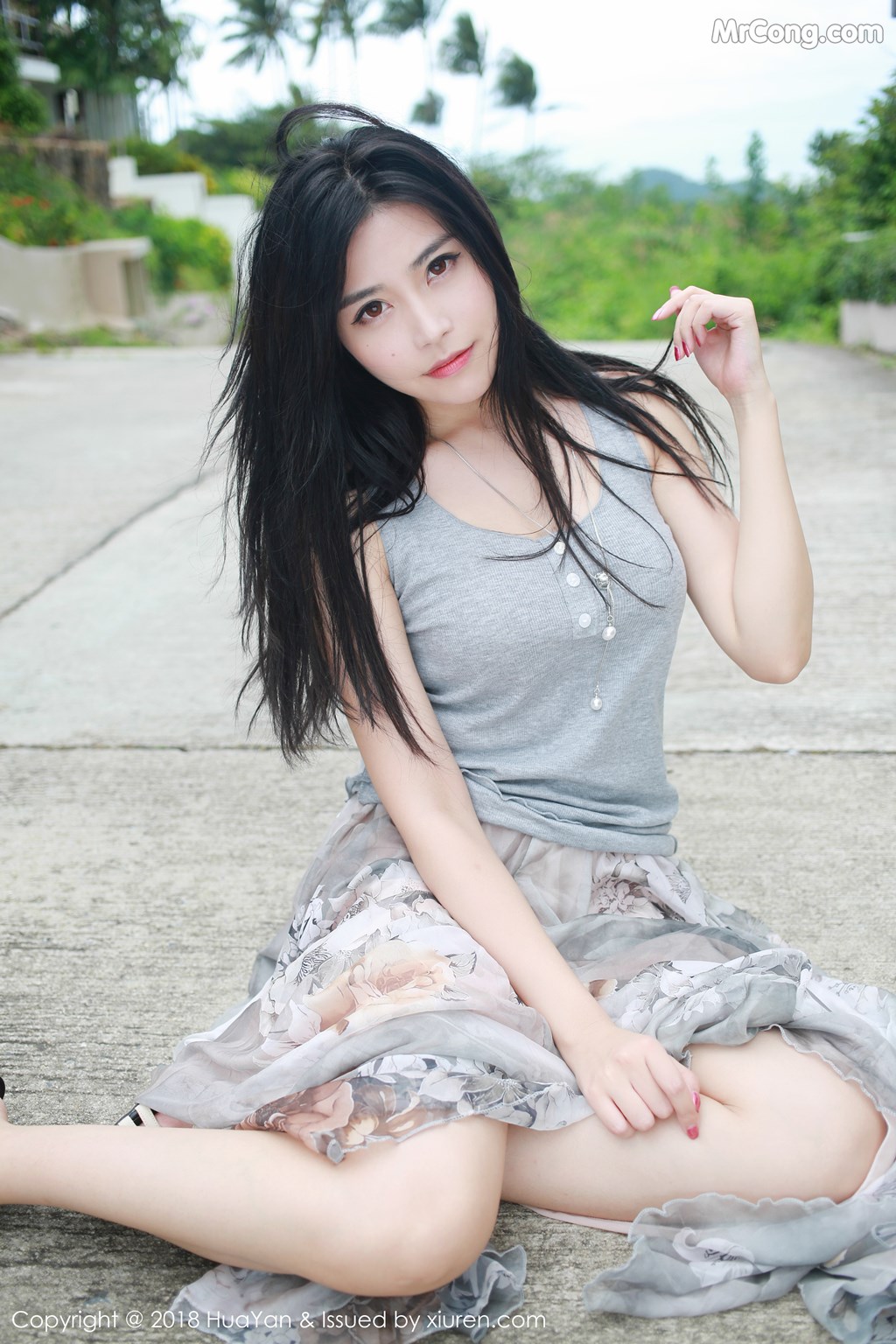 HuaYan Vol.054: Sabrina (许诺) (31 images)
